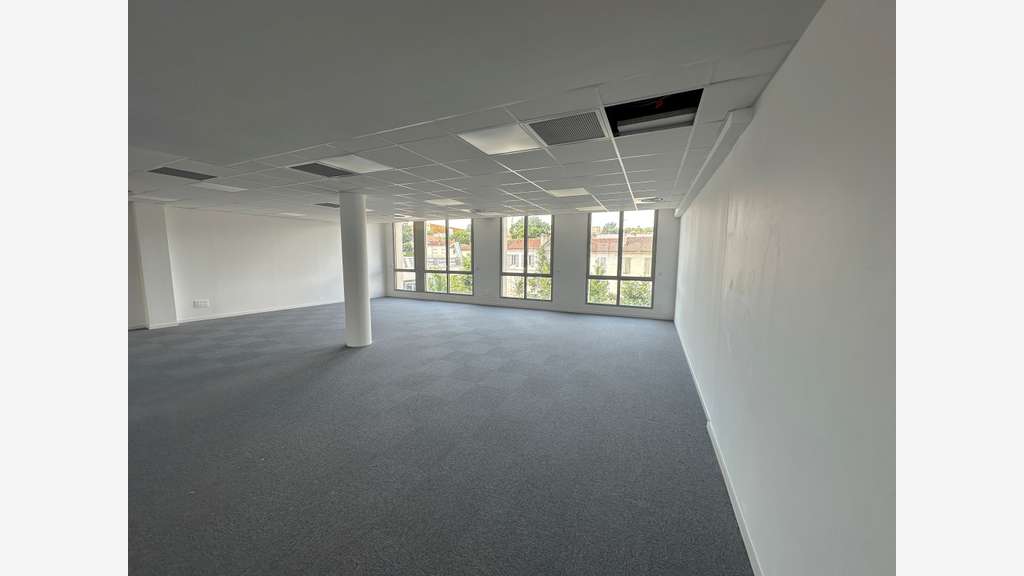 A louer 2 modules bureaux divisibles à Angoulême