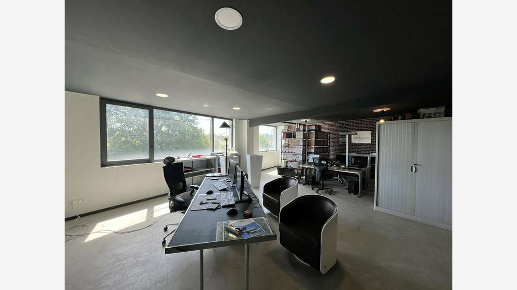 Bureaux de 160m² à louer à Angoulême axe passant