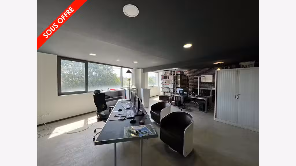 Bureaux de 160m² à louer à Angoulême axe passant