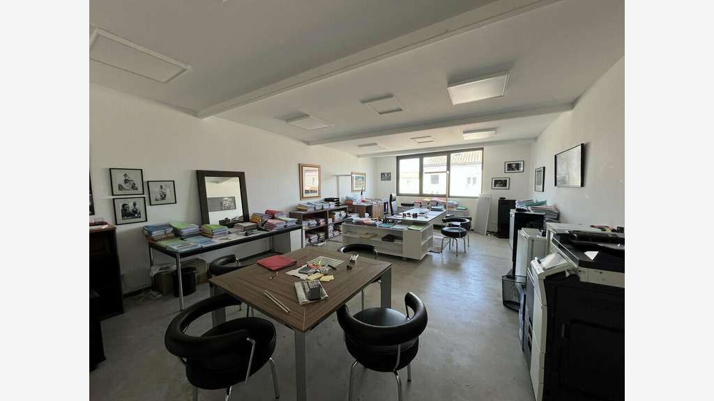 Bureaux de 160m² à louer à Angoulême axe passant
