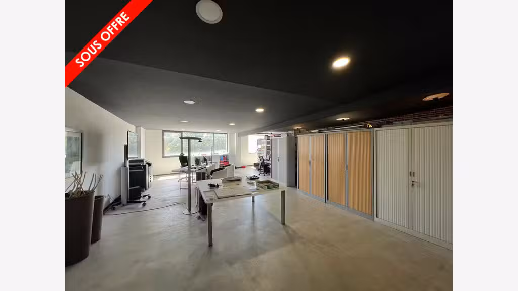 Bureaux de 160m² à louer à Angoulême axe passant