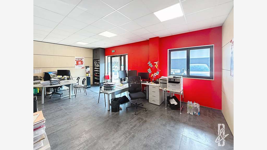 A LOUER 120 M² DE BUREAUX RUE DE BORDEAUX
