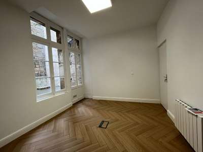ANGOULÊME - BUREAUX à louer