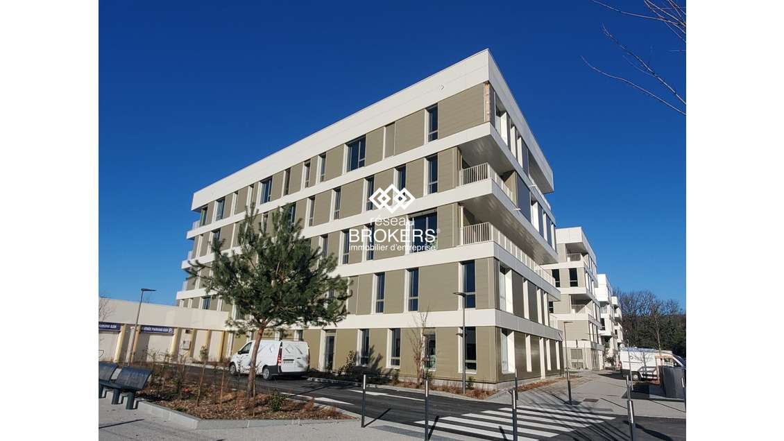 Bureaux neufs  2513m² divisibles  à Annecy-Pringy