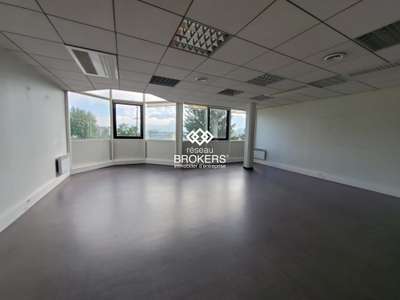 Plateau de bureaux 446m² à louer à Seynod