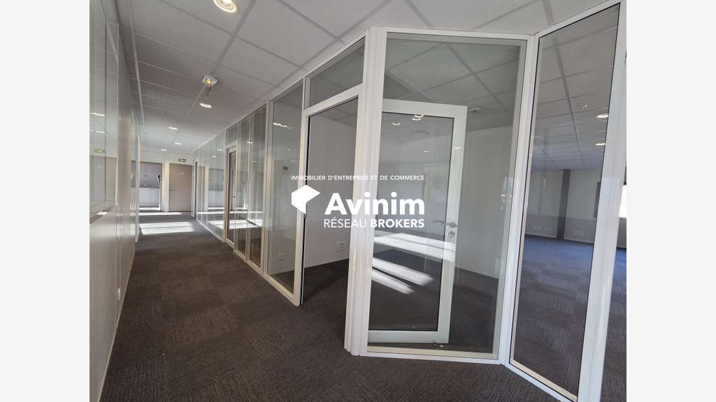 A louer bureaux 447m² zone du Pont de Tasset