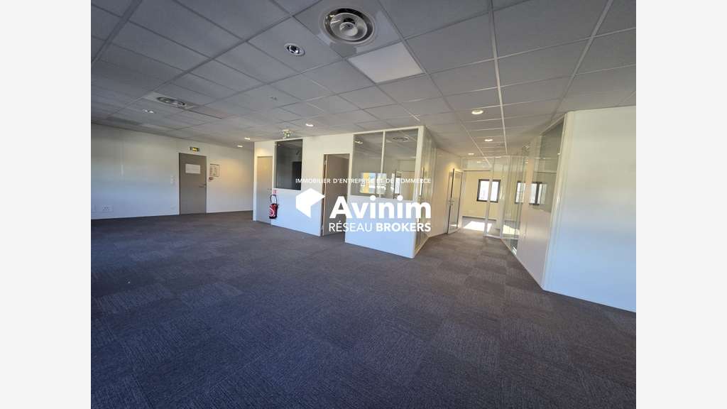 A louer bureaux 447m² zone du Pont de Tasset