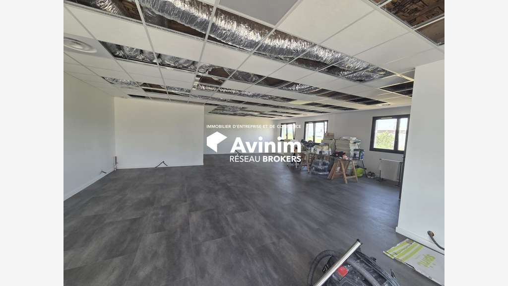 Bureaux 106m² refait à neuf - Seynod