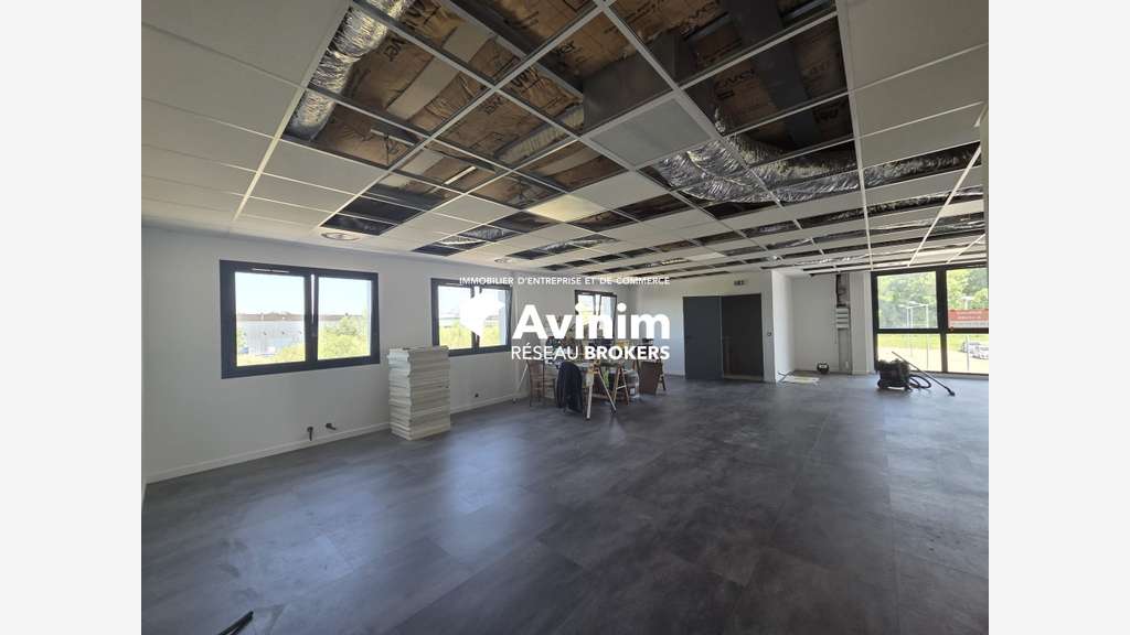 Bureaux 106m² refait à neuf - Seynod