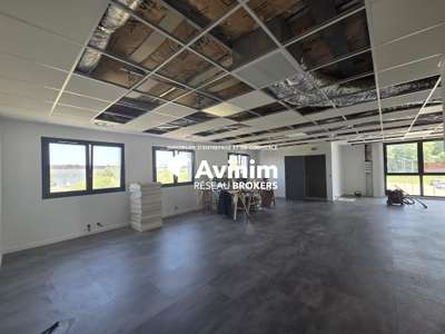Bureaux 106m² refait à neuf - Seynod