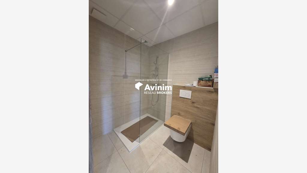 Bureaux 106m² refait à neuf - Seynod