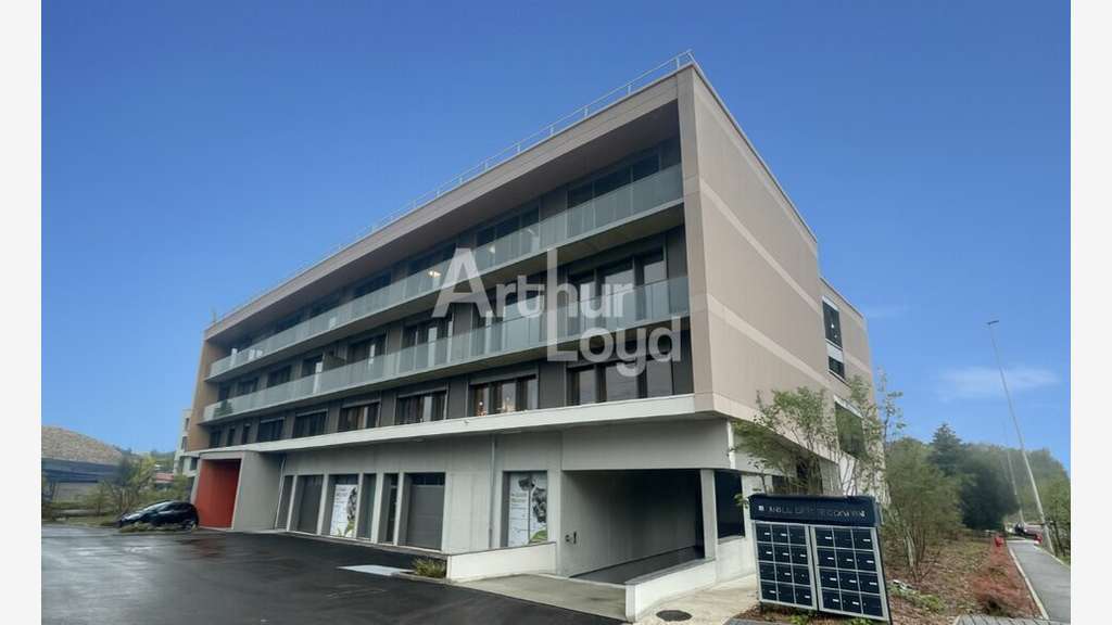 Bureau 214m² R+1 à louer à Annecy 