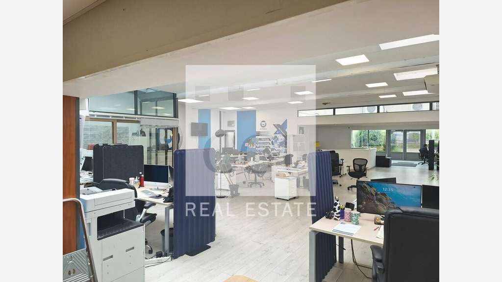 Bureaux climatisés 300m² à louer à Anse