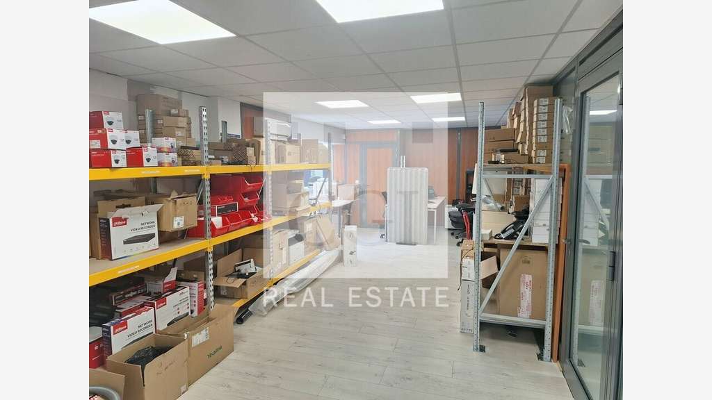 Bureaux climatisés 300m² à louer à Anse