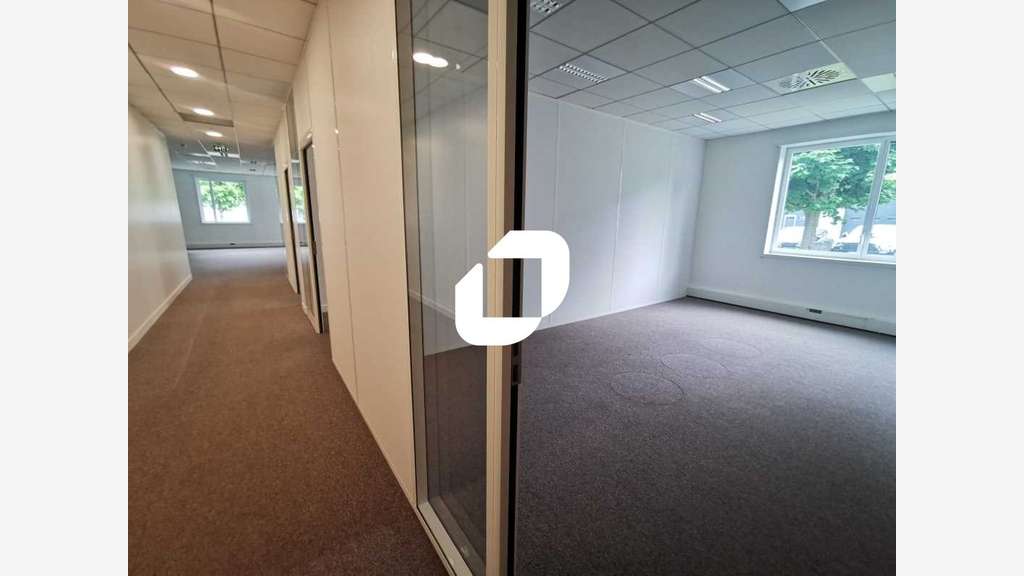 A louer Bureaux 303m² Antony