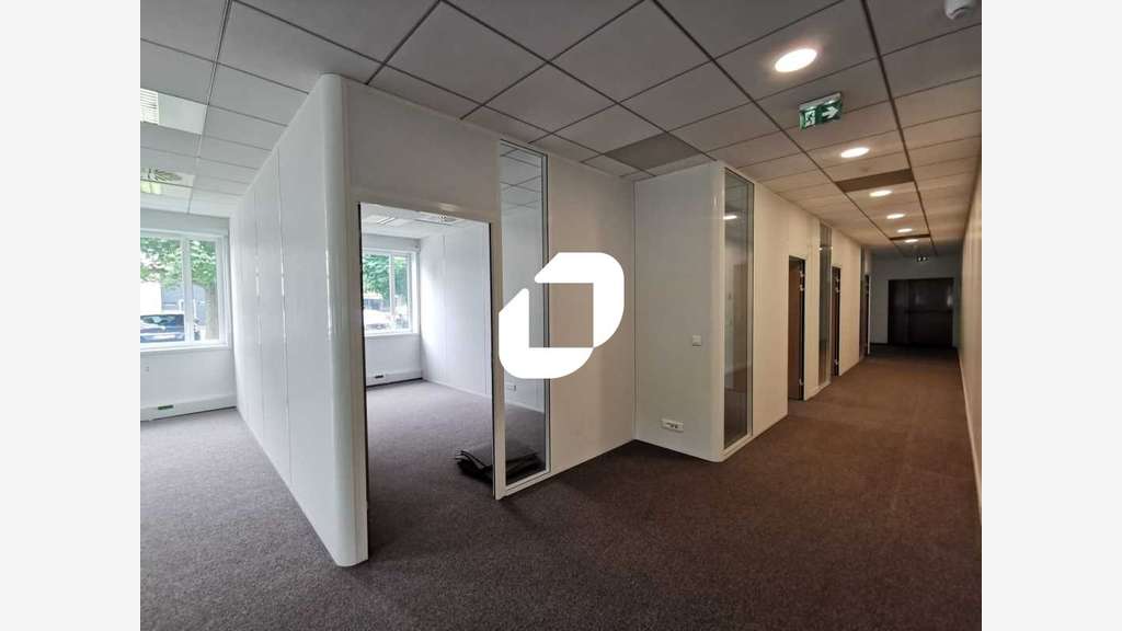 A louer Bureaux 303m² Antony