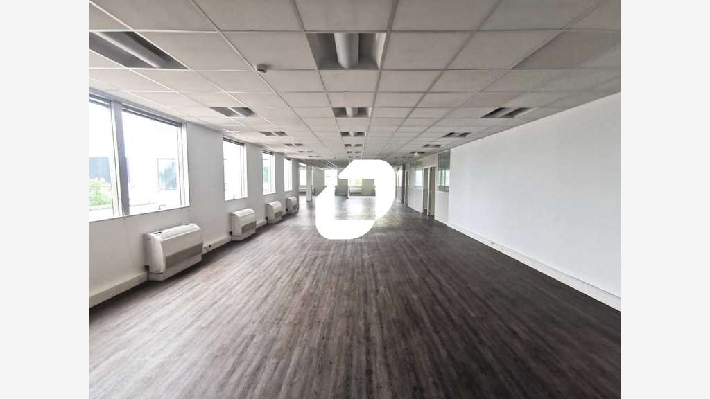 A louer Bureaux 742m² Antony