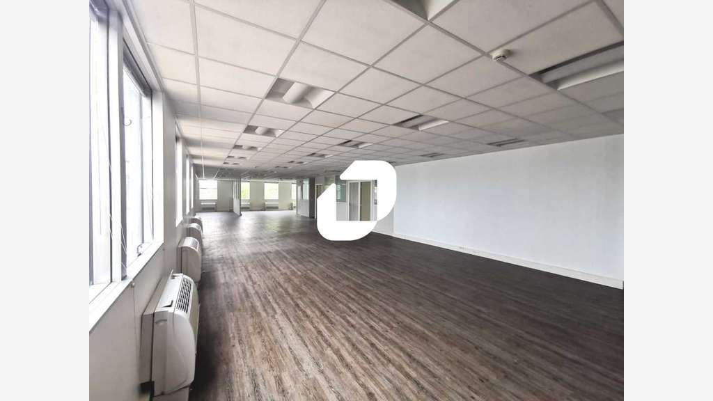 A louer Bureaux 742m² Antony