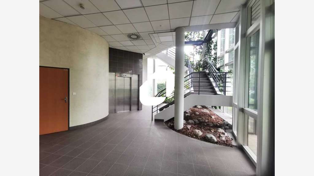 A louer Bureaux 742m² Antony