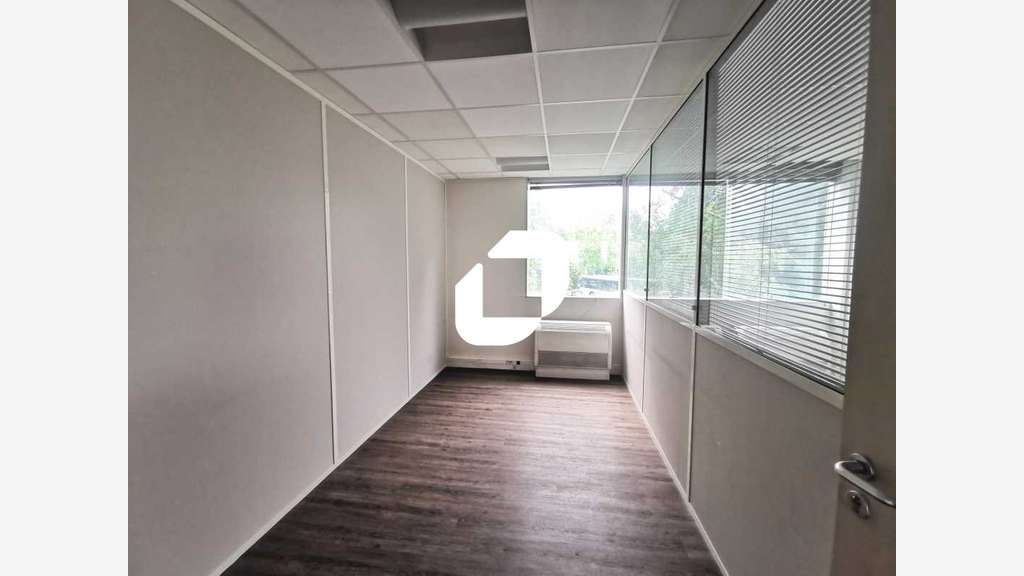 A louer Bureaux 742m² Antony