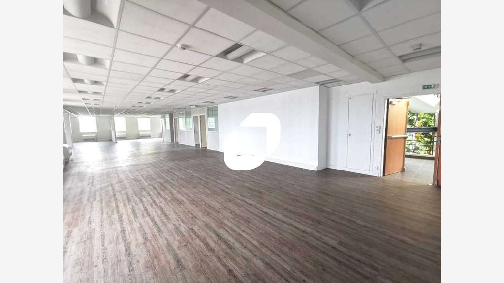 A louer Bureaux 742m² Antony