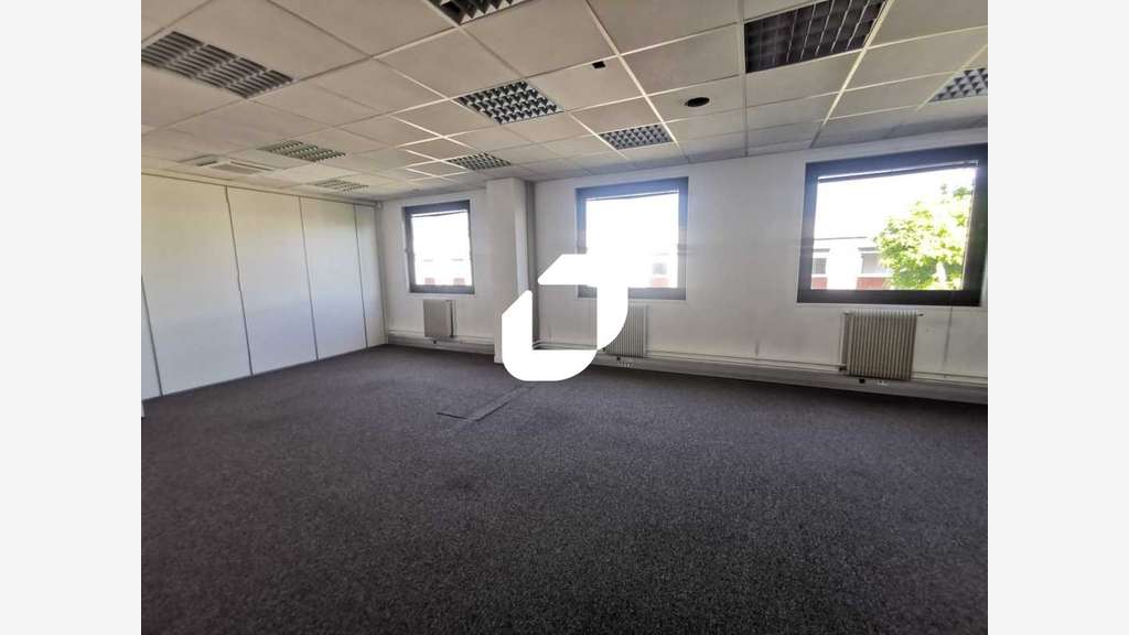 A louer Bureaux 575m² Antony