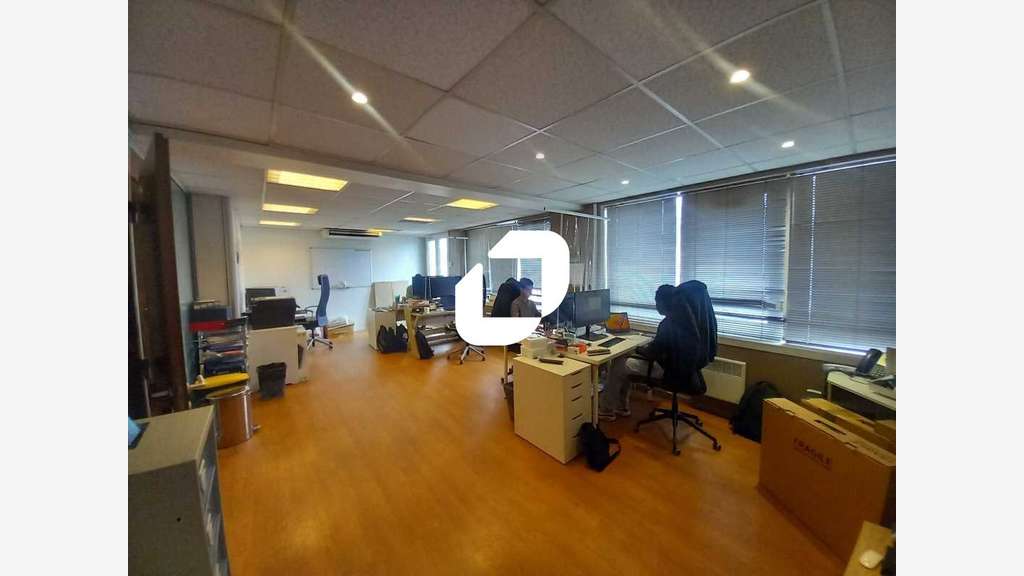 A louer Bureaux 84m² Antony