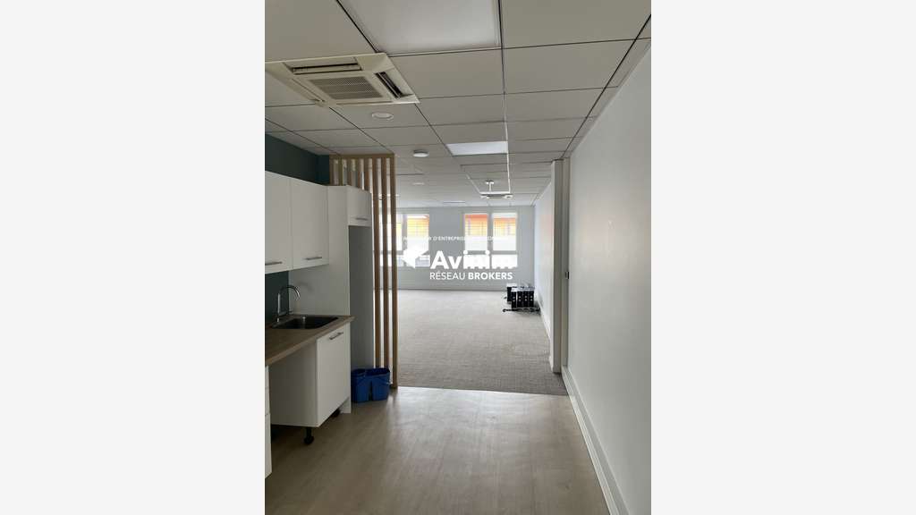 A louer plateau de bureaux 213m² R+1 à Arcueil