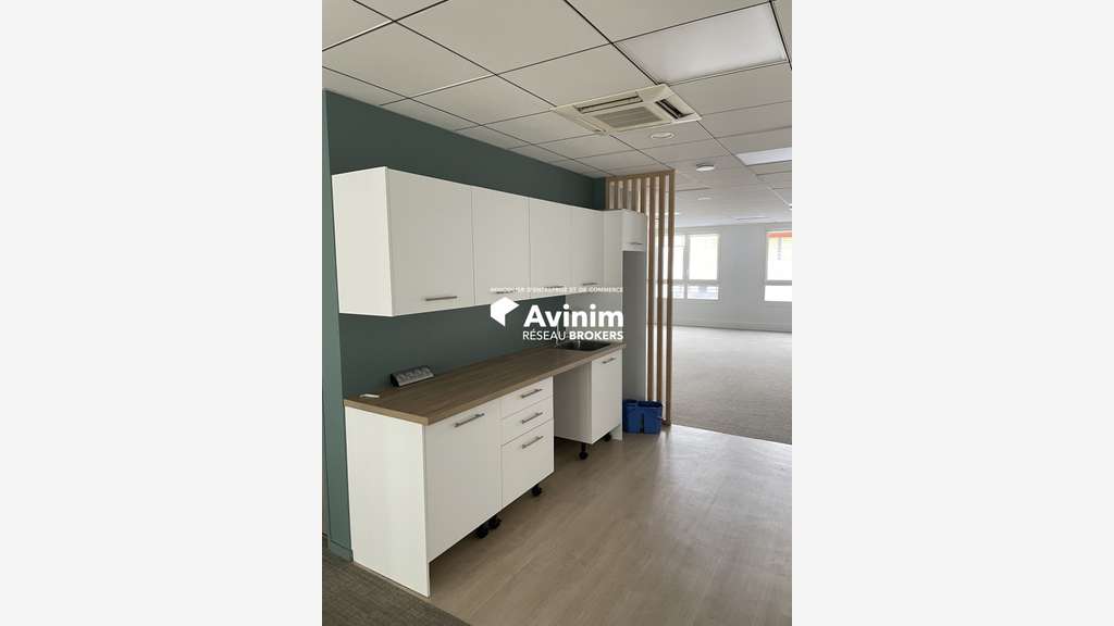 A louer plateau de bureaux 213m² R+1 à Arcueil