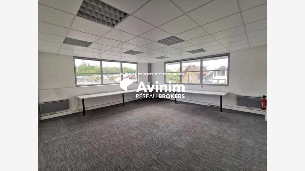 A louer bureau 268m² R+1 à Arceuil