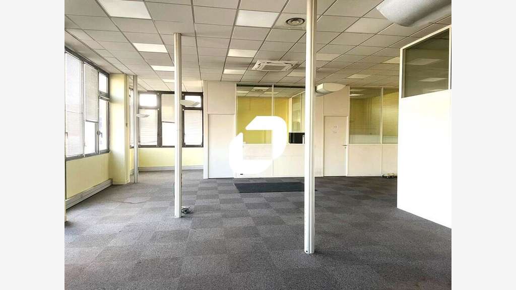A louer Bureaux 151m² Arcueil