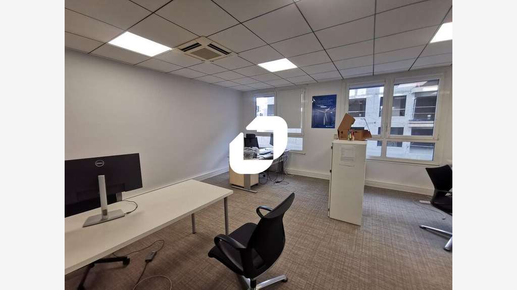 A louer Bureaux 213m² Arcueil