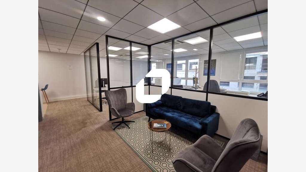 A louer Bureaux 213m² Arcueil
