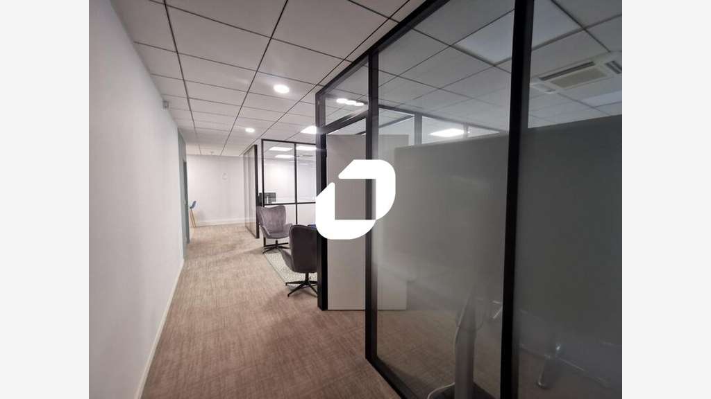 A louer Bureaux 213m² Arcueil
