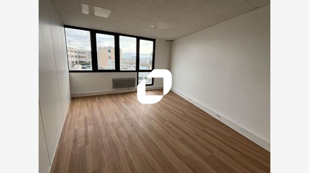 A louer Bureaux 1240m² Arcueil