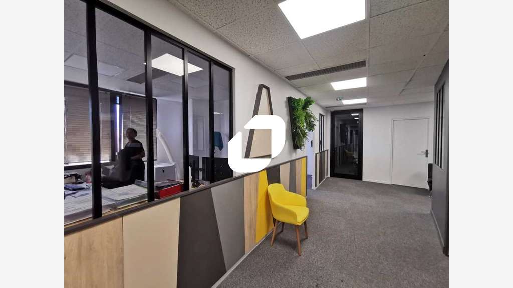 A louer Bureaux 1240m² Arcueil