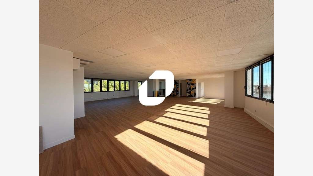 A louer Bureaux 1240m² Arcueil