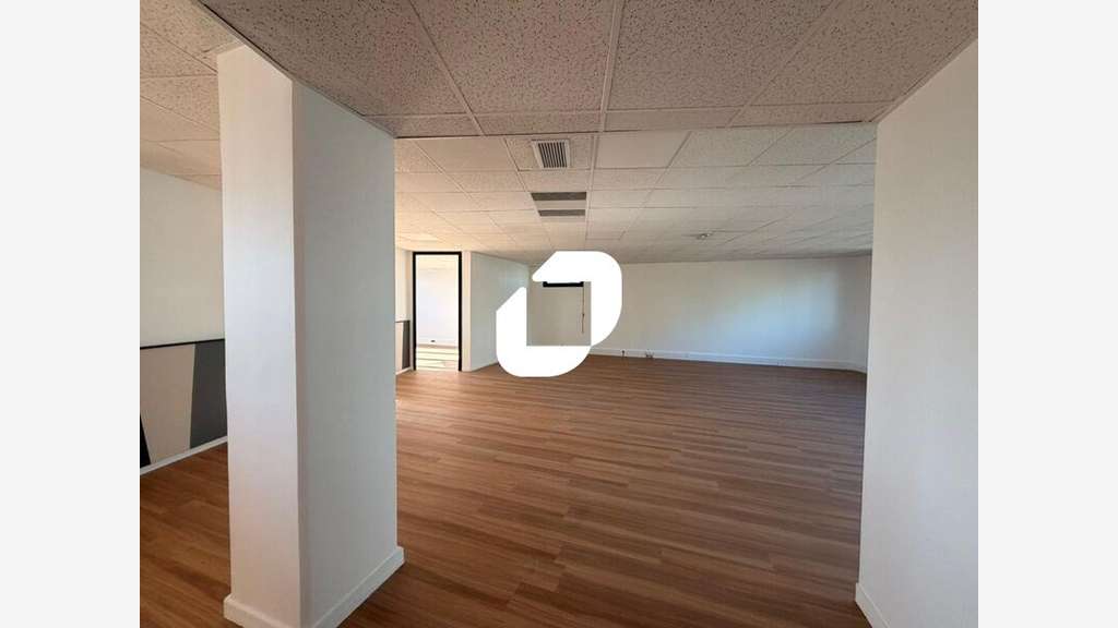 A louer Bureaux 1240m² Arcueil