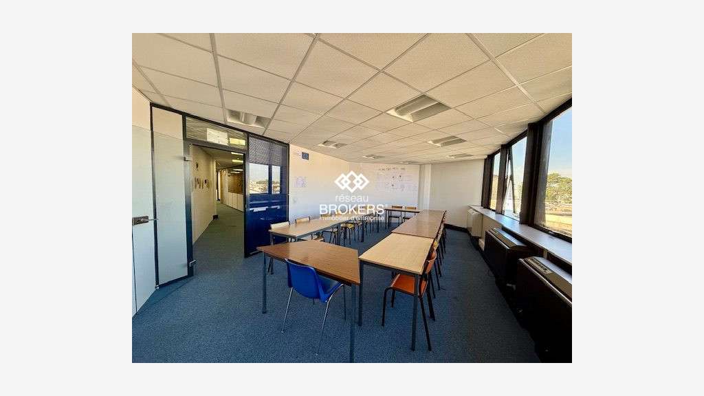 A louer bureaux lumineux 218m² à Argenteuil