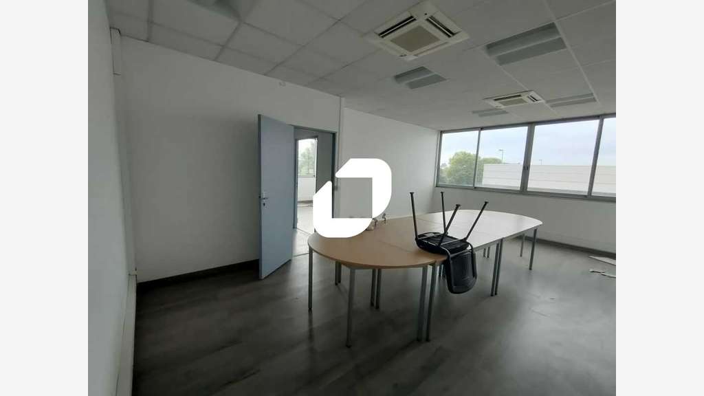 A louer Bureaux 800m² Argenteuil
