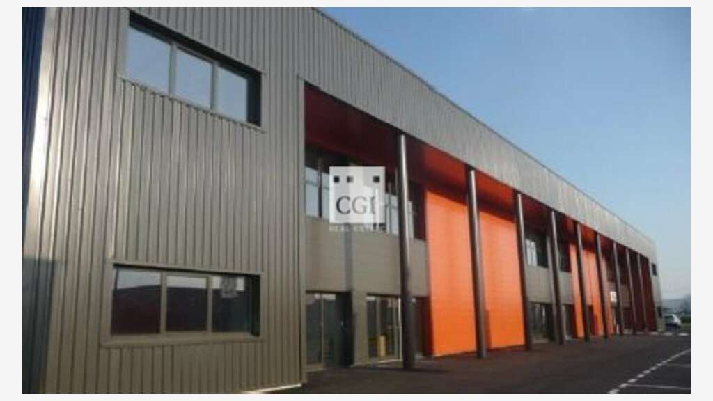 Bureaux neufs 175m² à louer à Arnas