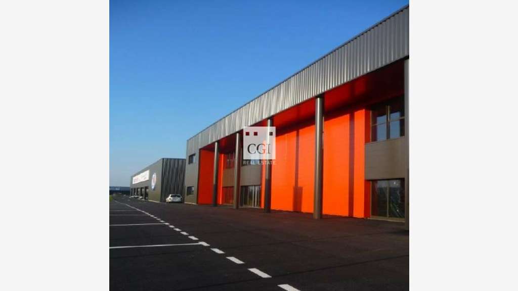 Bureaux neufs 175m² à louer à Arnas