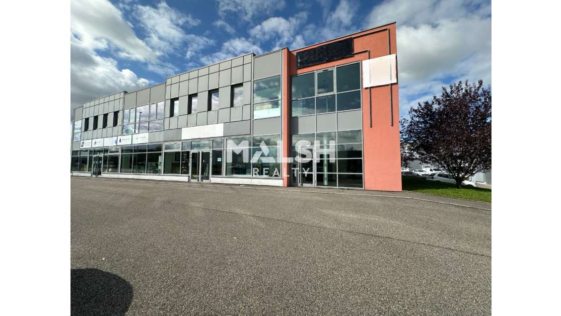 Bureaux à louer 120m² R+1 à Arnas D306 