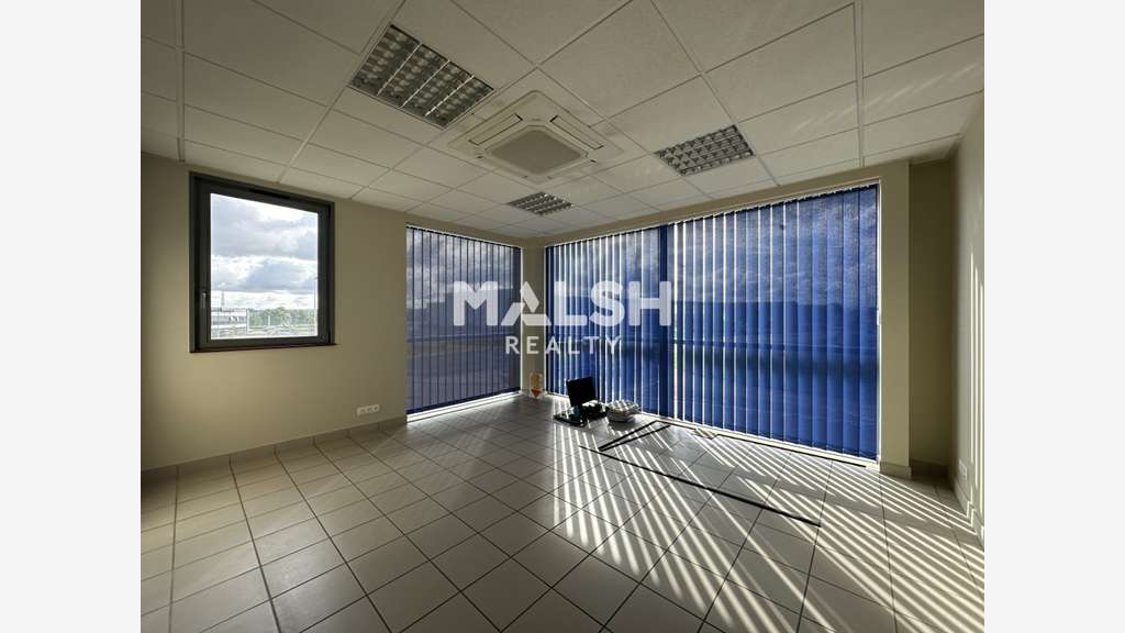 Bureaux à louer 120m² R+1 à Arnas D306