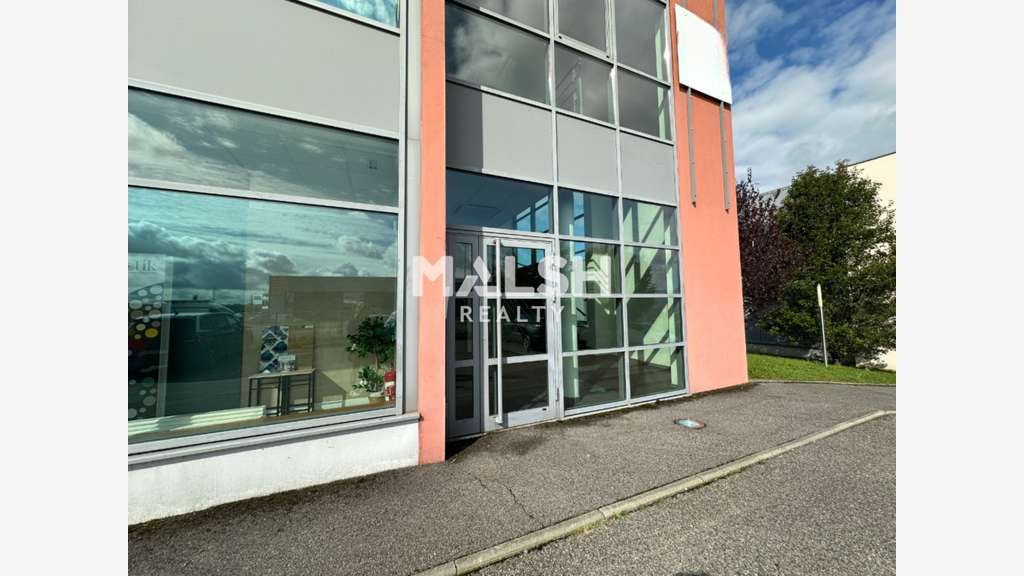 Bureaux à louer 120m² R+1 à Arnas D306