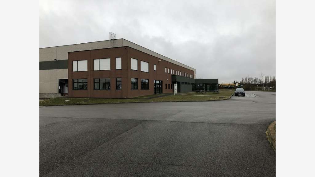 À louer bureaux de 500m² à Arques