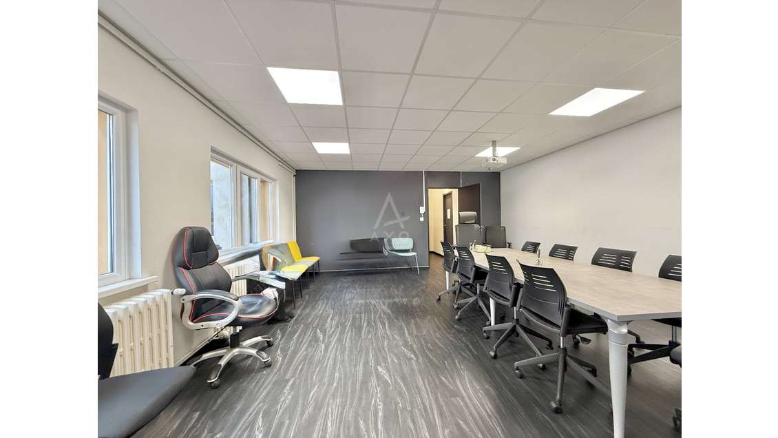 Bureau meublé 30m² RDC à louer à Ars-Laquenexy