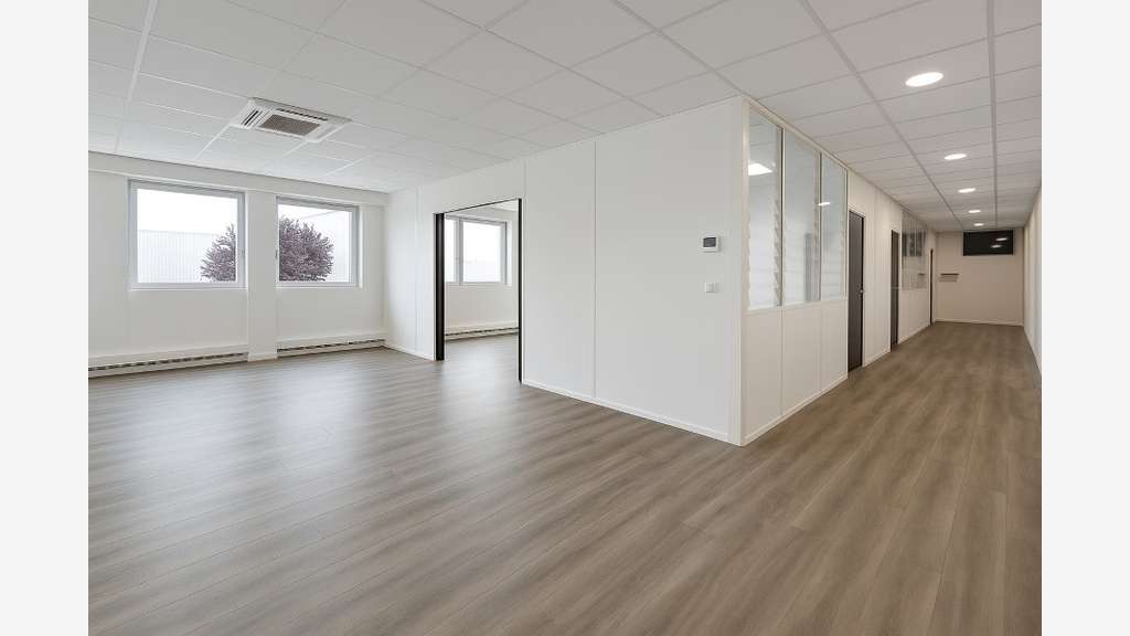 Bureaux 142m² à louer à Artigues-près-Bordeaux