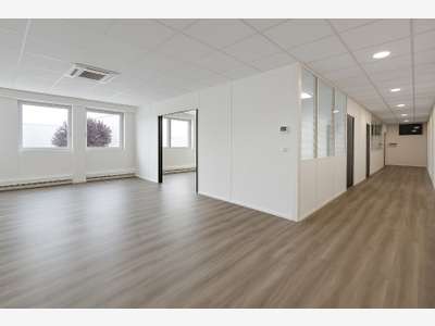 Bureaux 142m² à louer à Artigues-près-Bordeaux