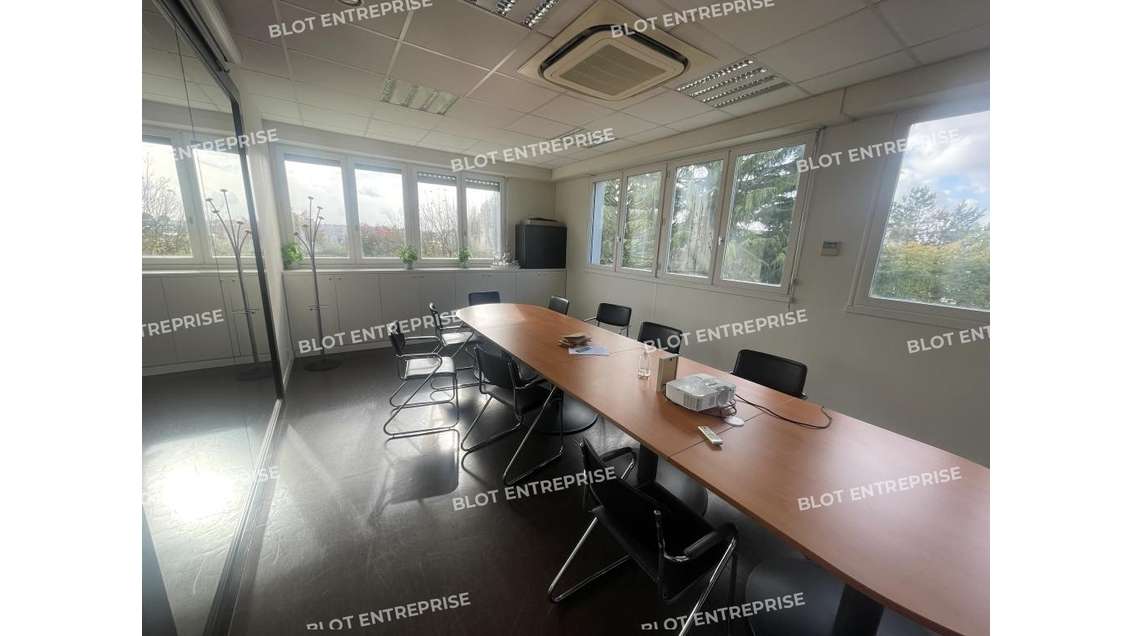 A louer bureaux 285m² à Cesson-Sévigné